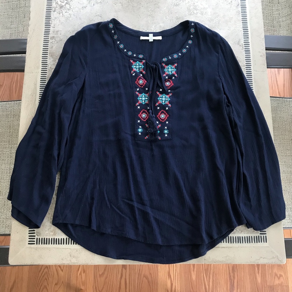 Flowy embroidered shirt